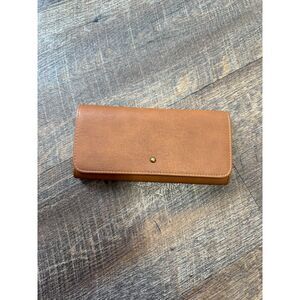 Trifold brown wallet